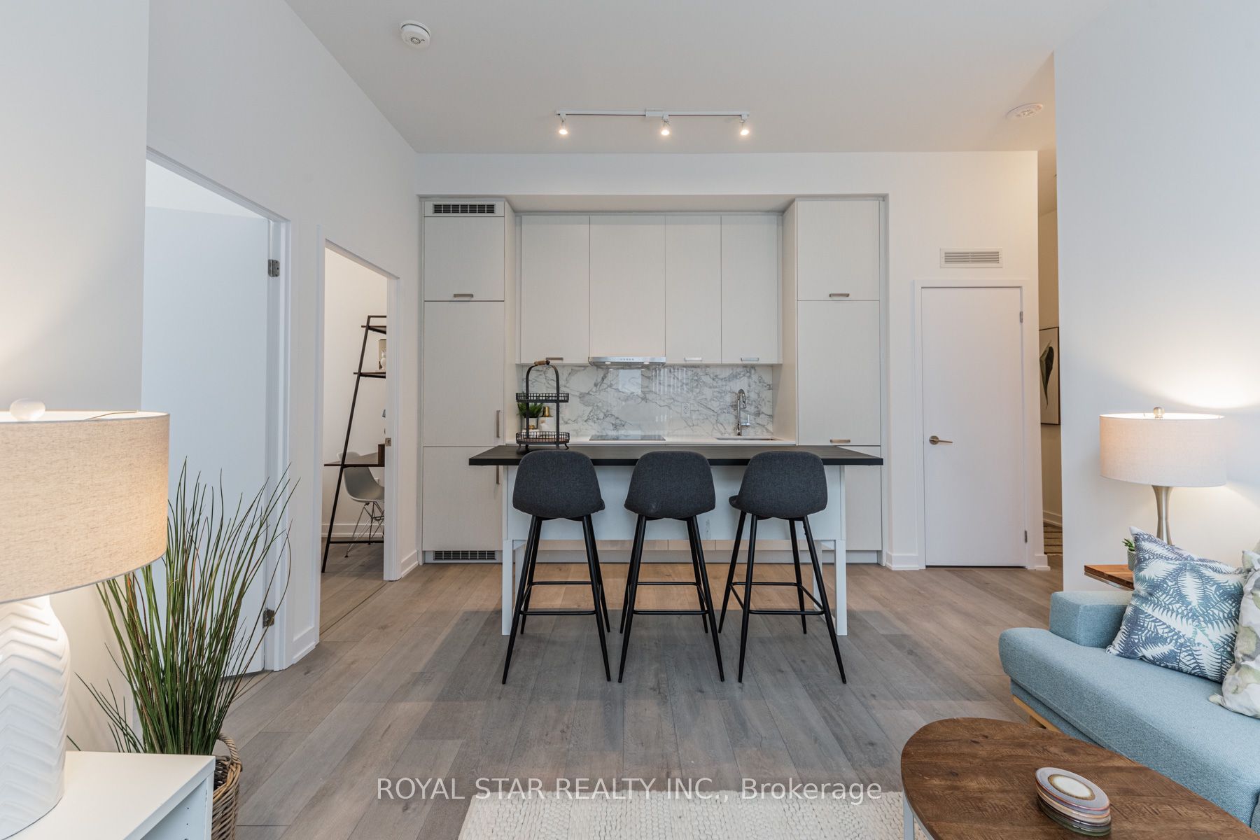 10 Honeycrisp Crescent, #105