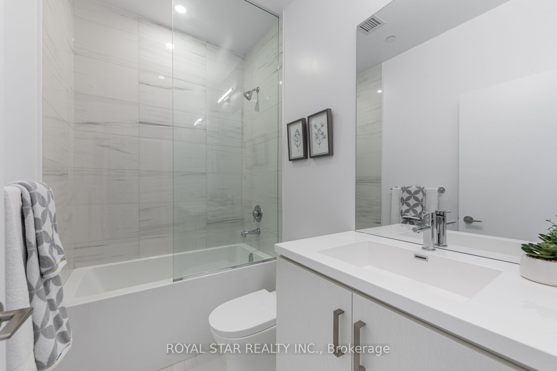 10 Honeycrisp Crescent, #105