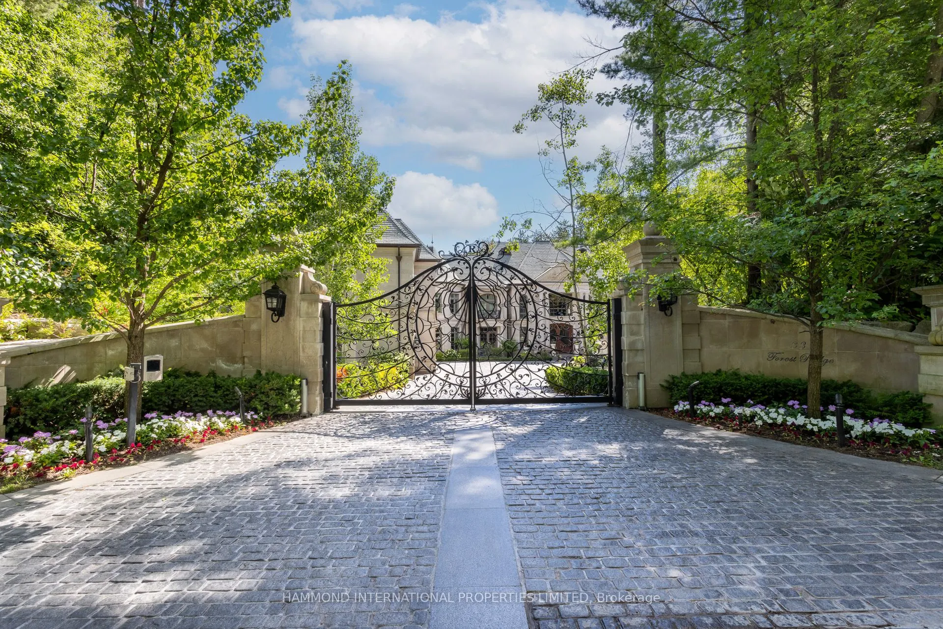 33 Forest Ridge Road