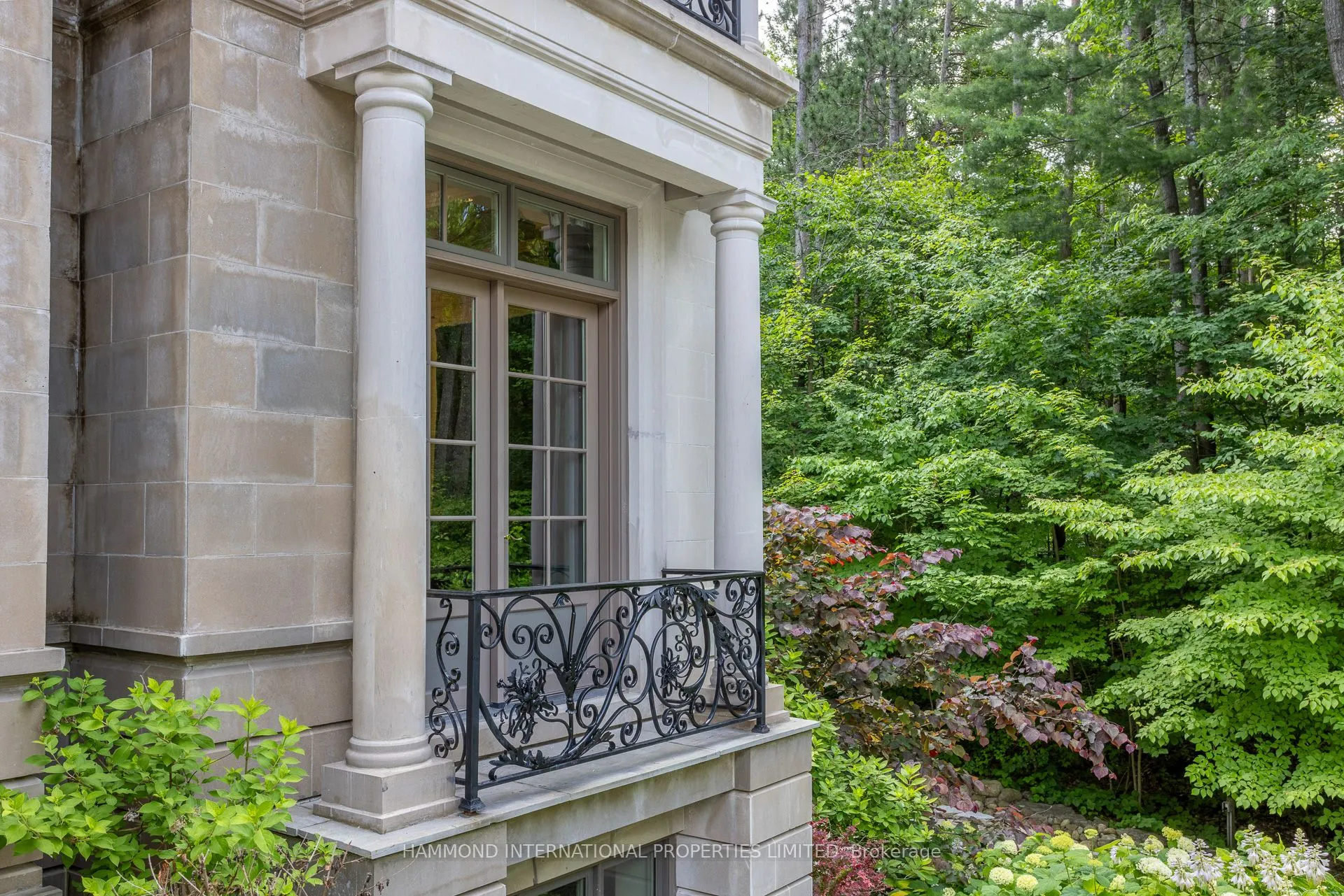 33 Forest Ridge Road