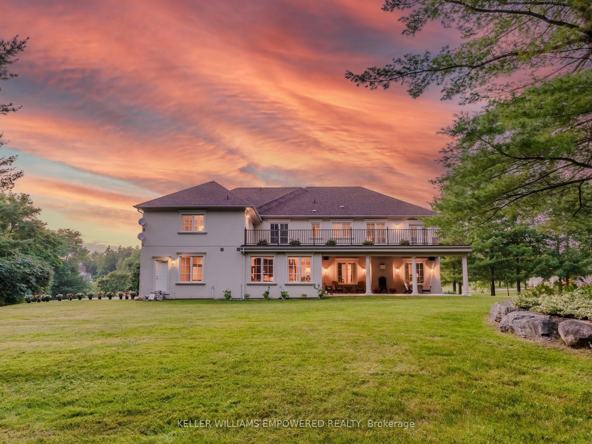 65 Kingswood Drive