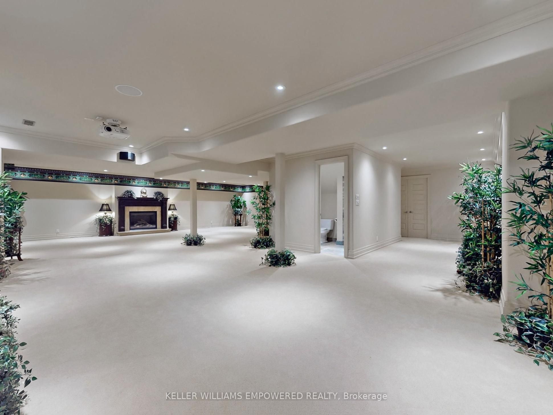 65 Kingswood Drive