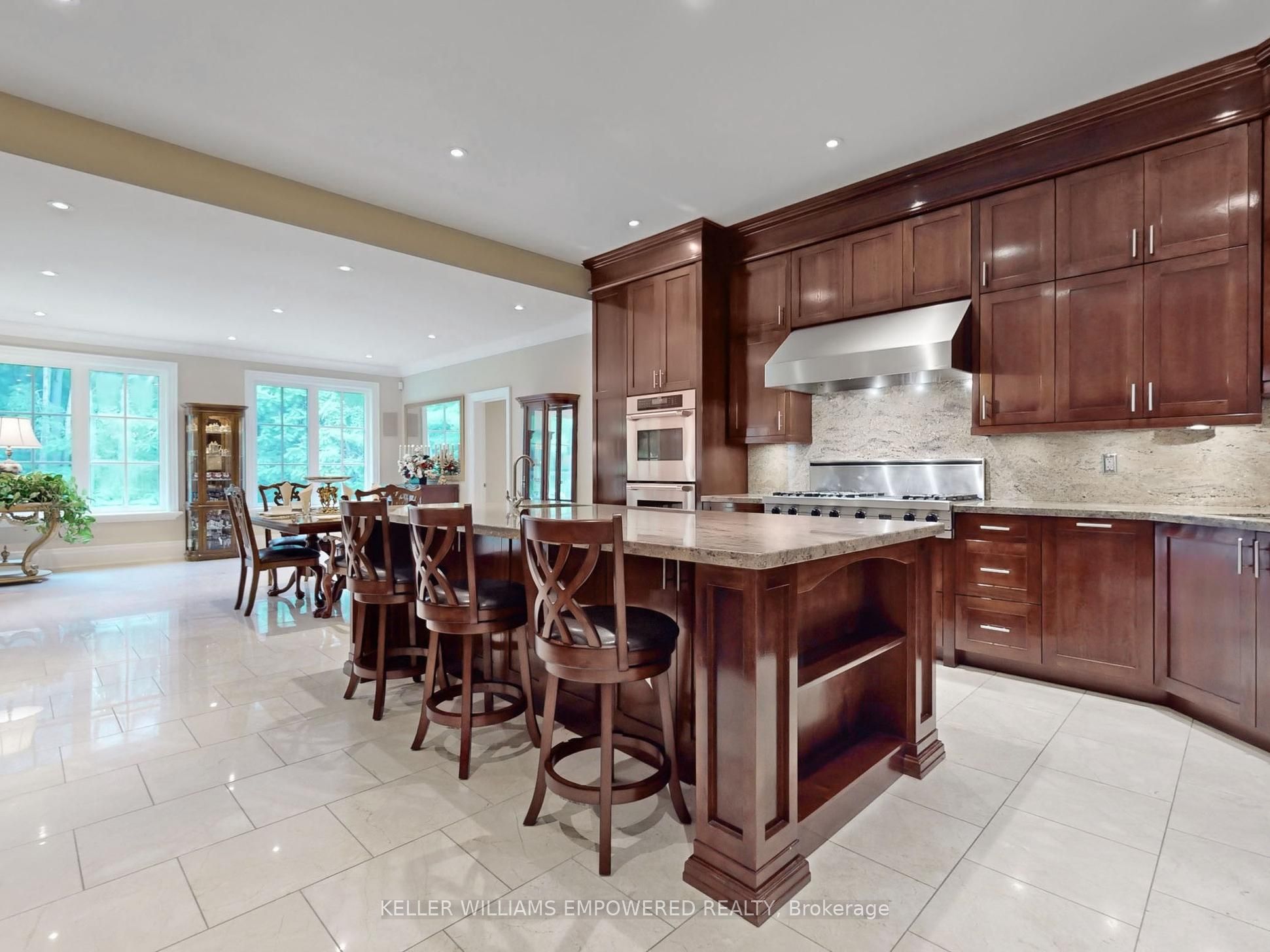 65 Kingswood Drive