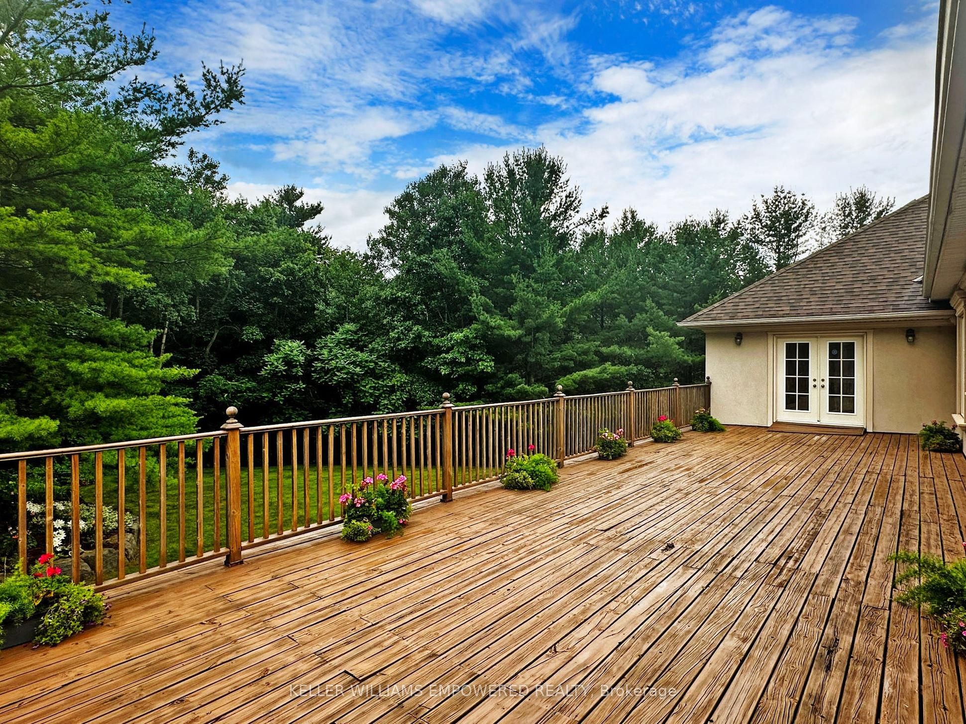 65 Kingswood Drive