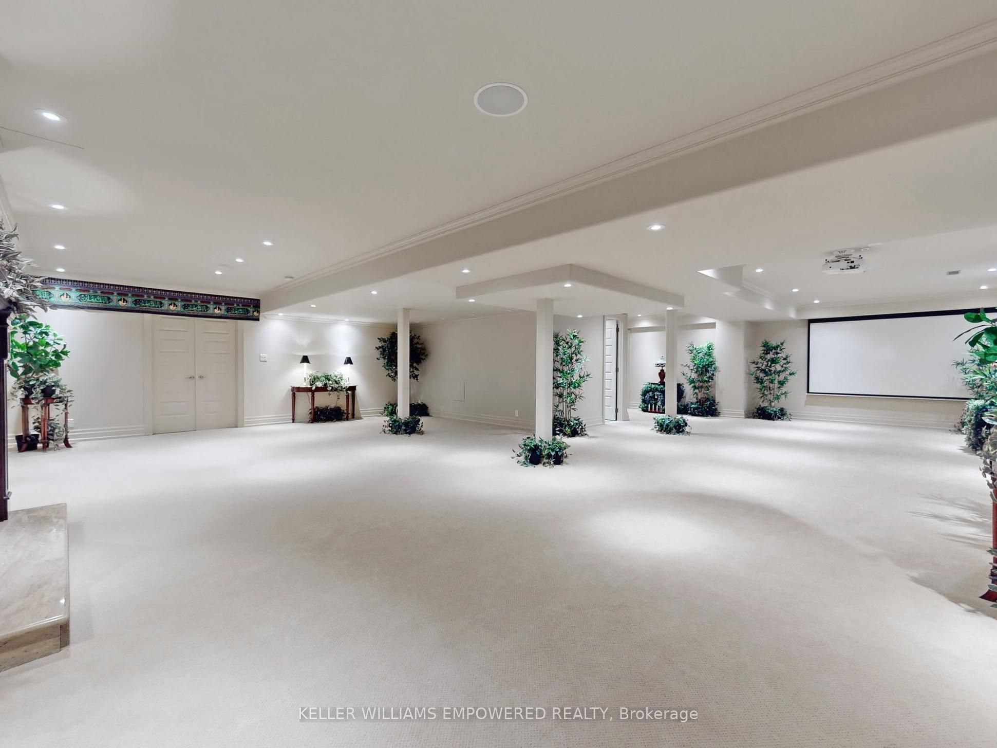 65 Kingswood Drive