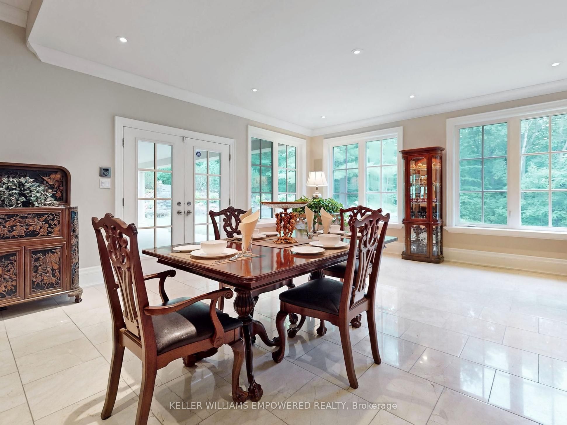 65 Kingswood Drive