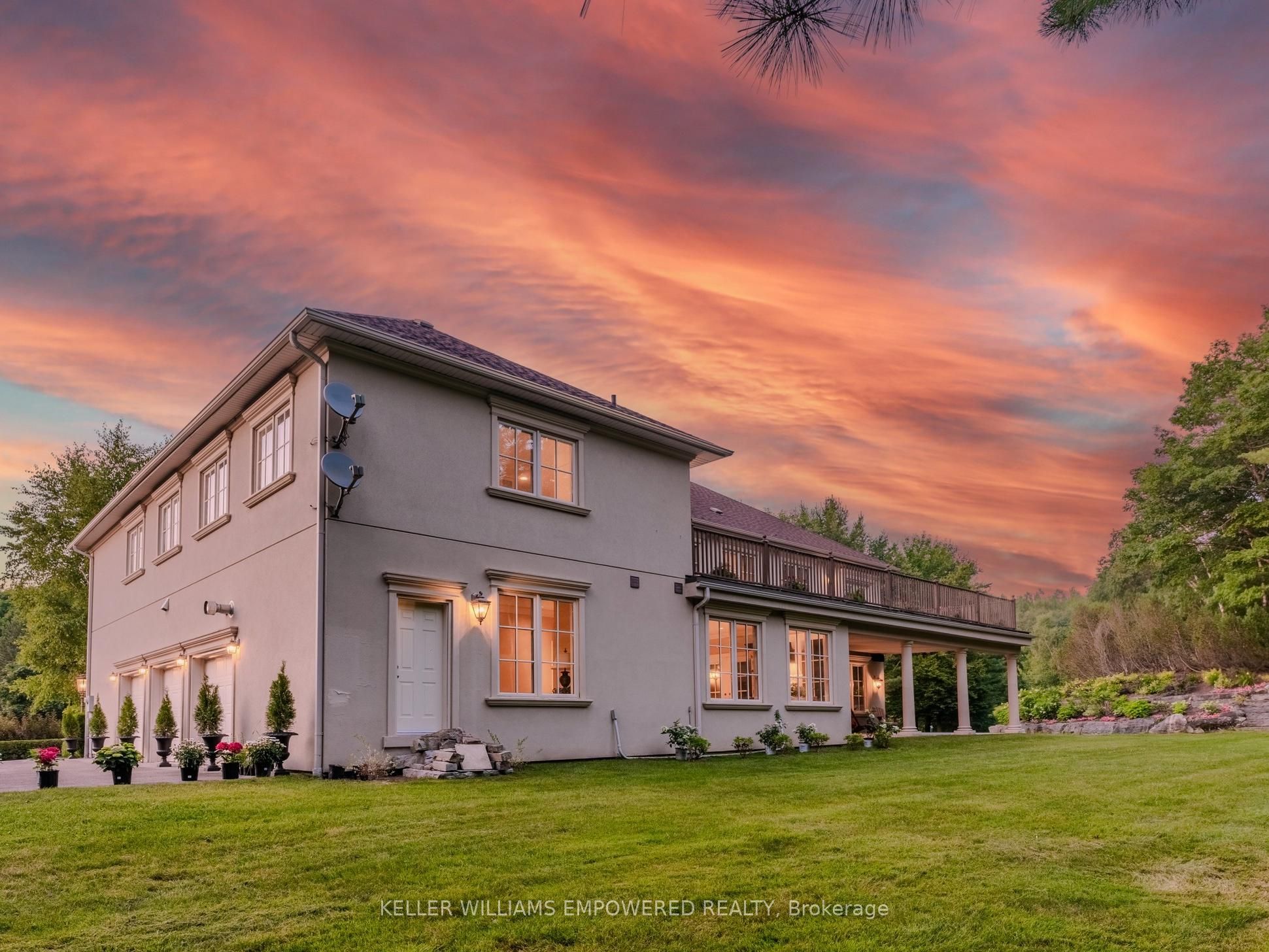 65 Kingswood Drive