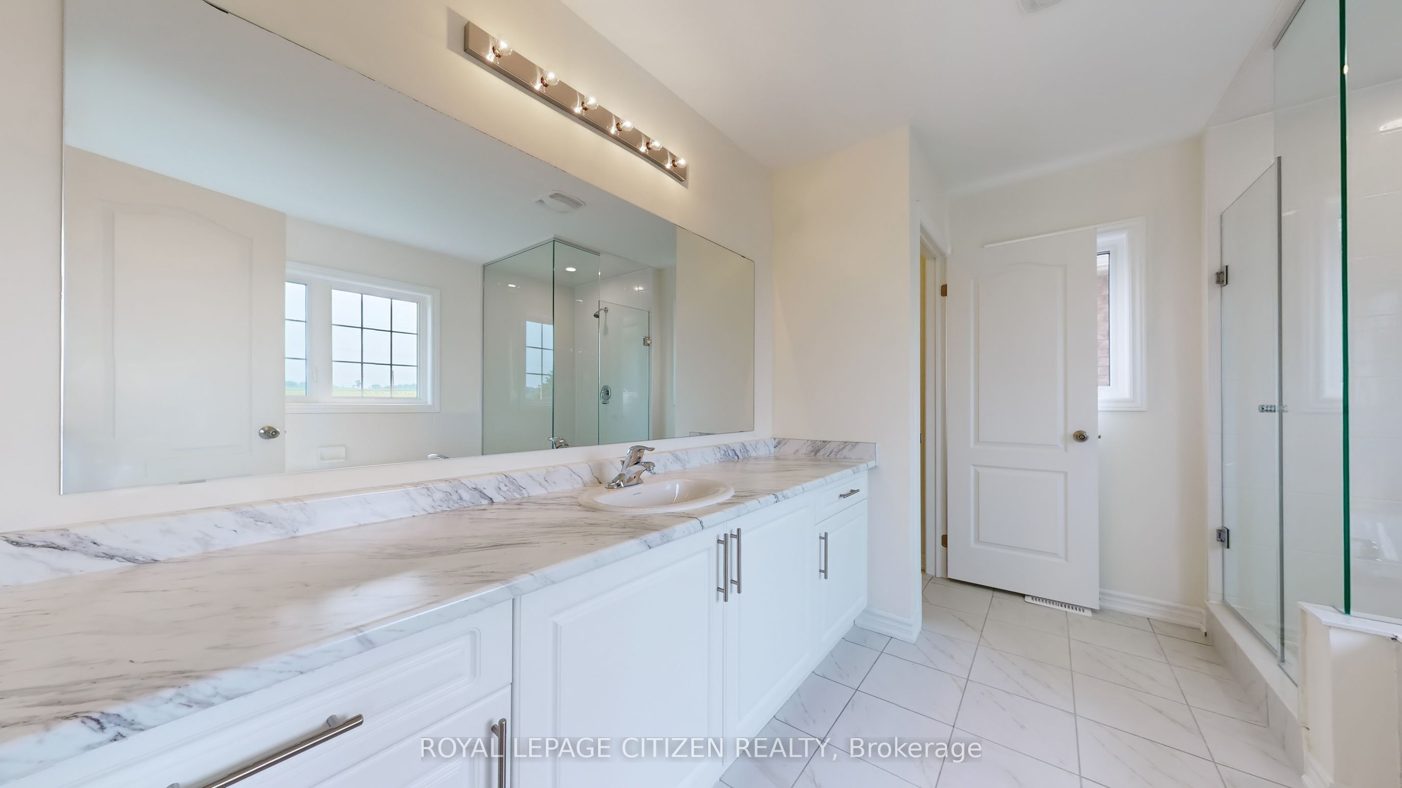 123 cliff thompson Crescent