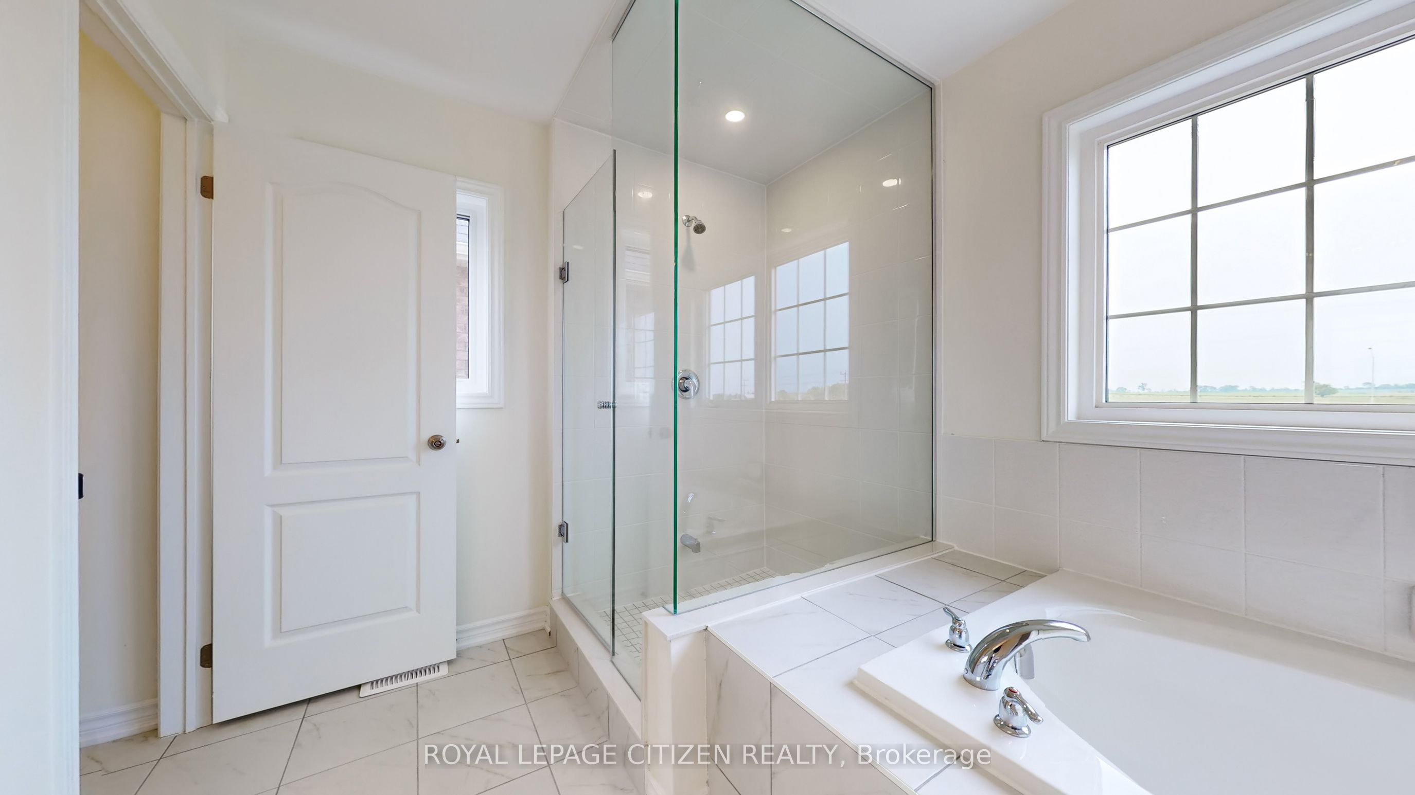 123 cliff thompson Crescent