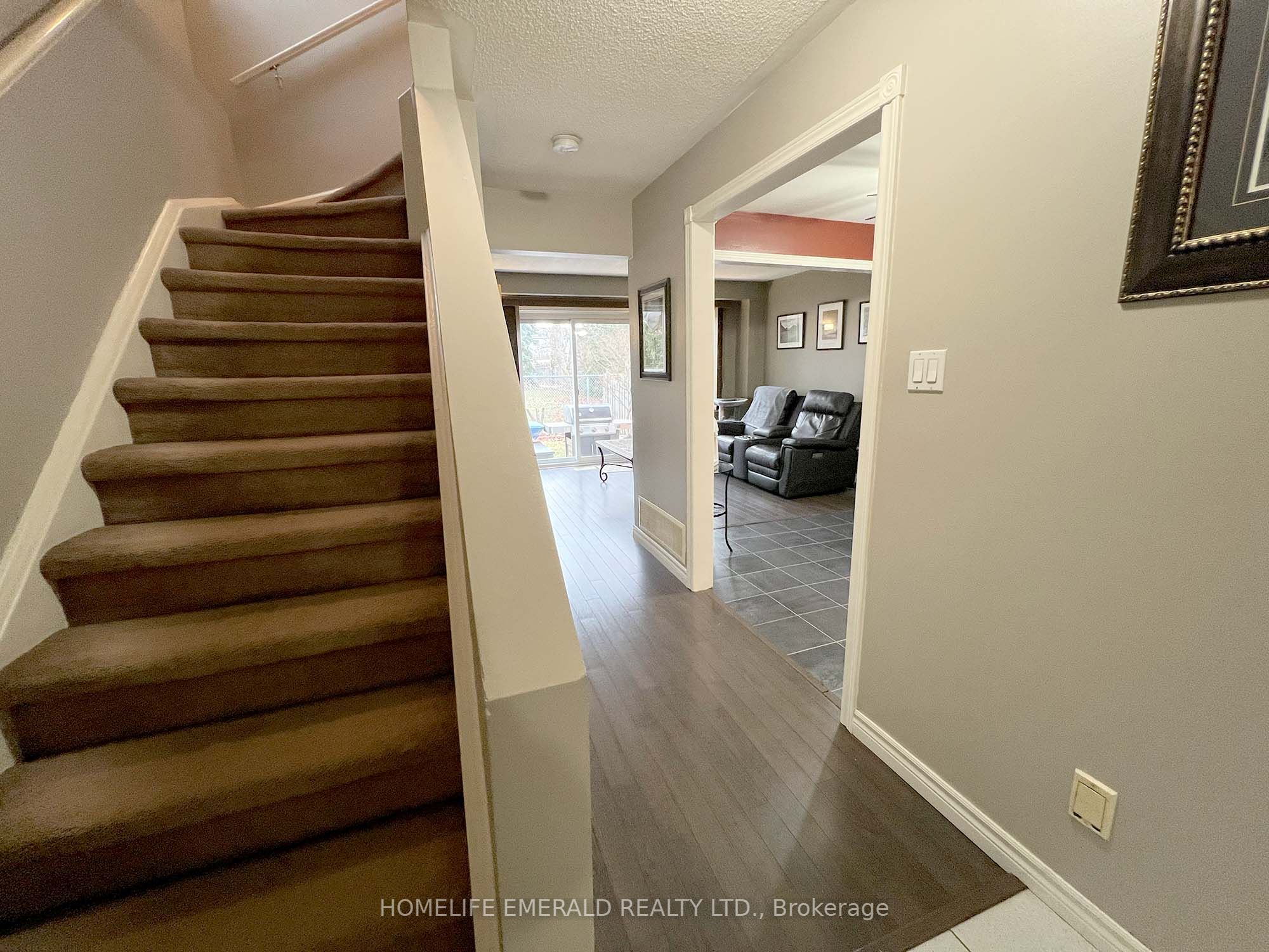 1 Potter Crescent