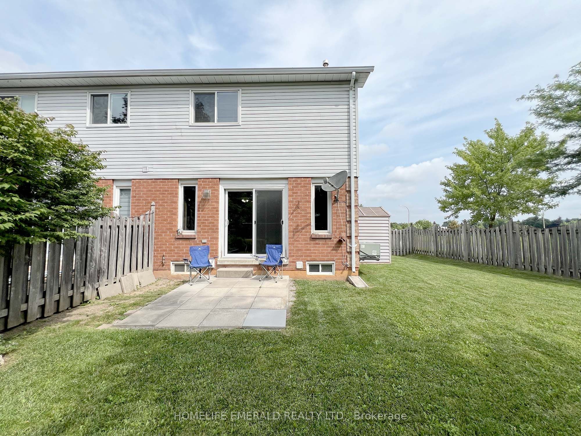 1 Potter Crescent