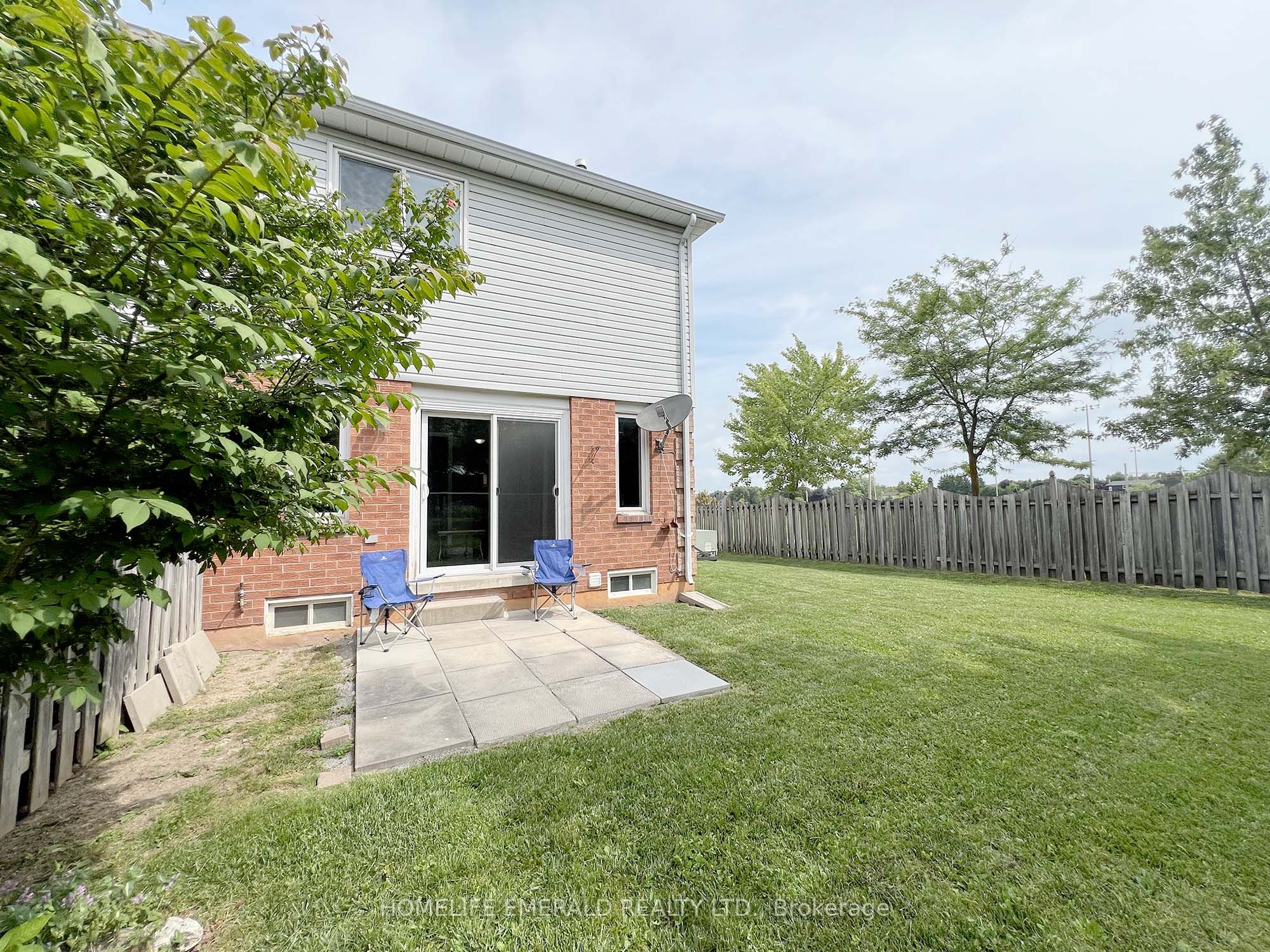 1 Potter Crescent