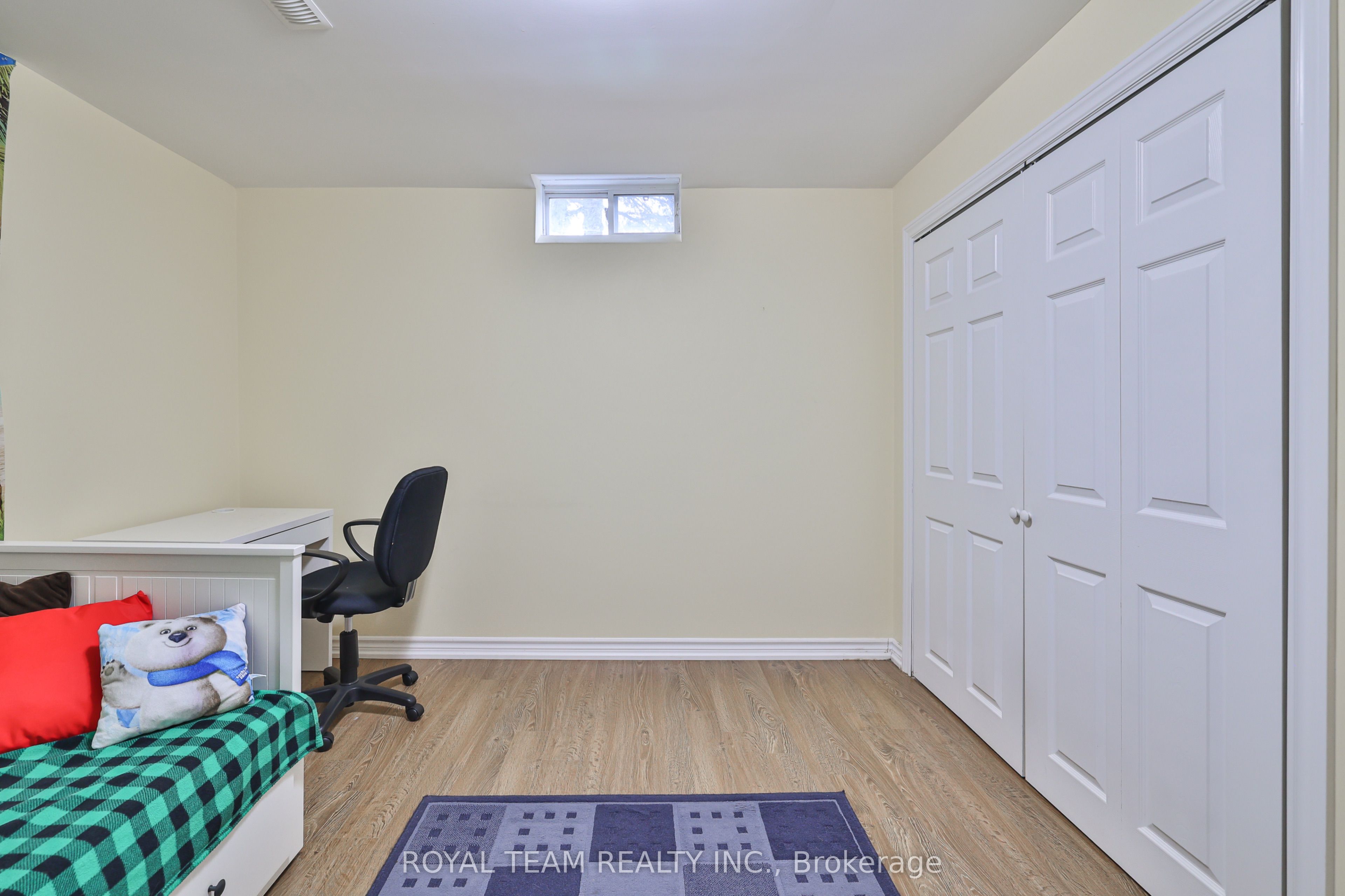 2 Gleave Court