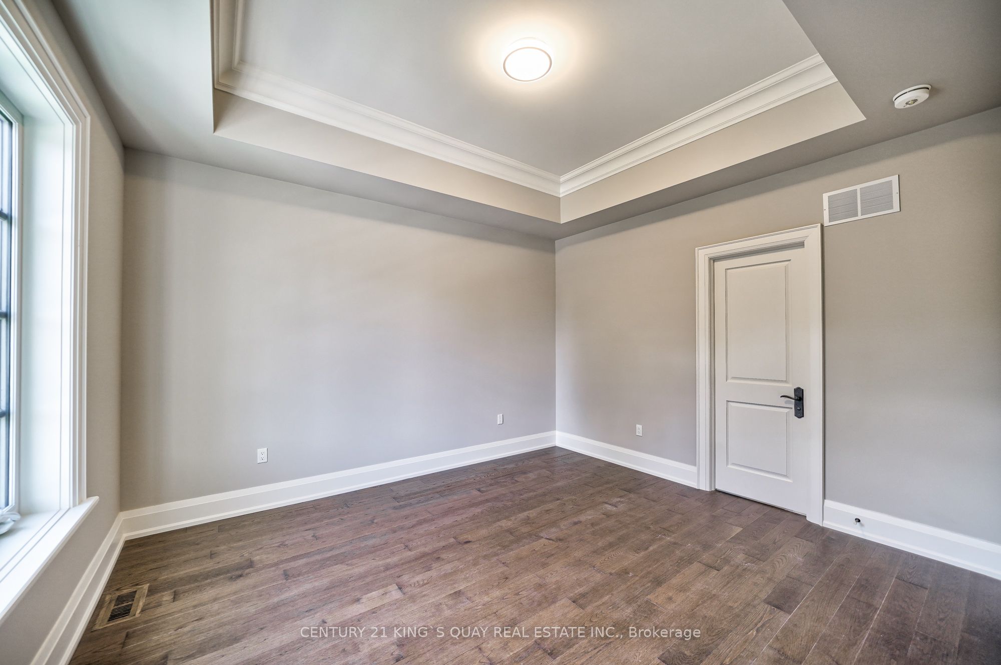 82 Cartier Crescent