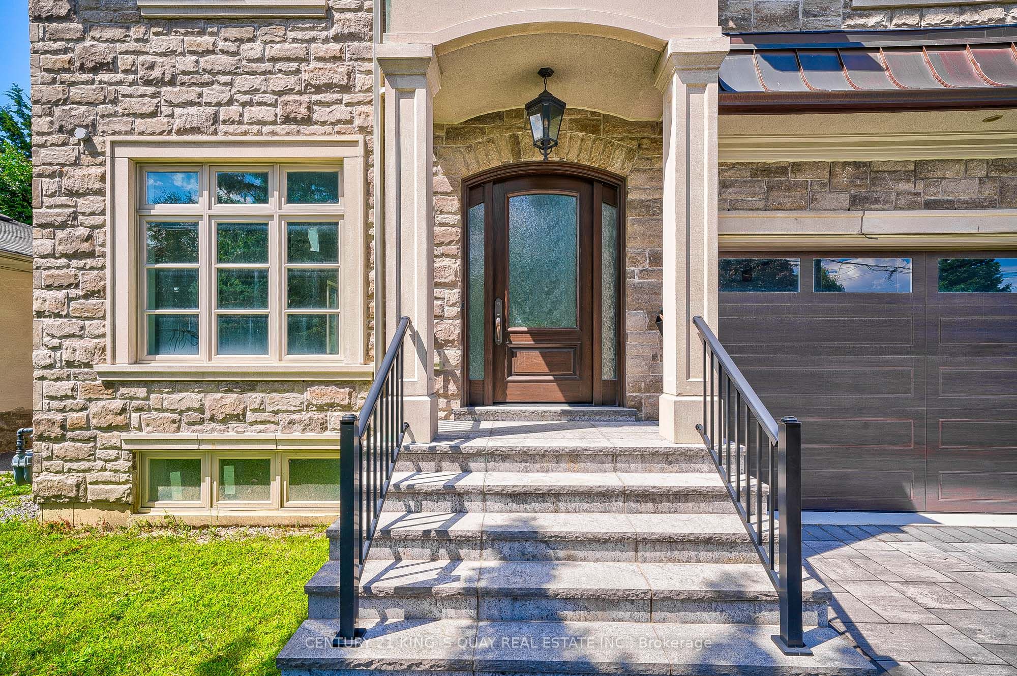 82 Cartier Crescent
