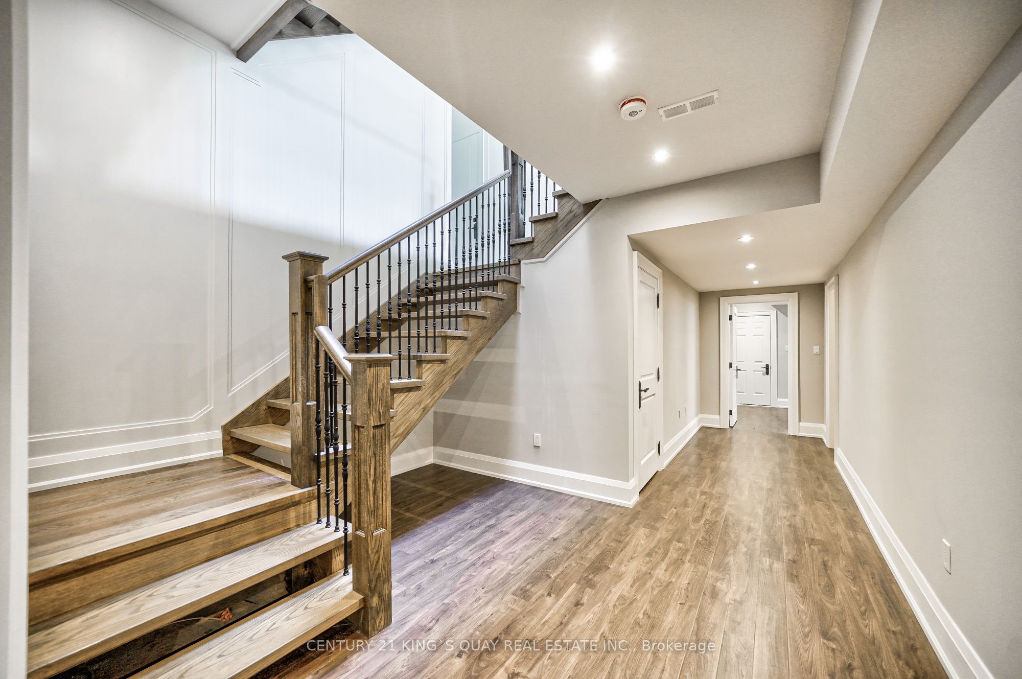 82 Cartier Crescent