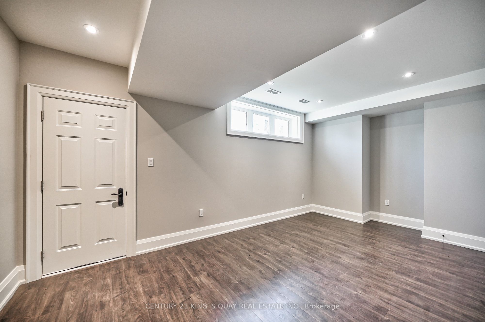 82 Cartier Crescent