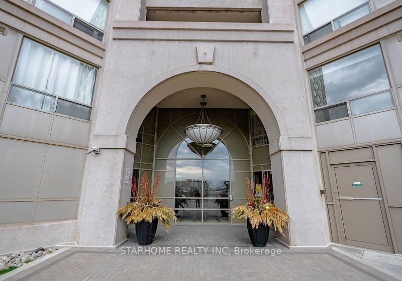 9015 Leslie Street, #1208