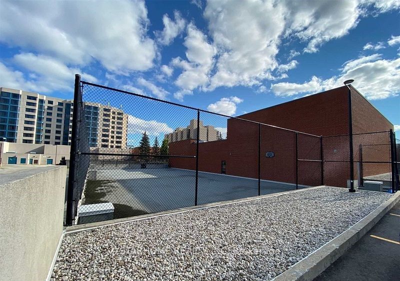 9015 Leslie Street, #1208