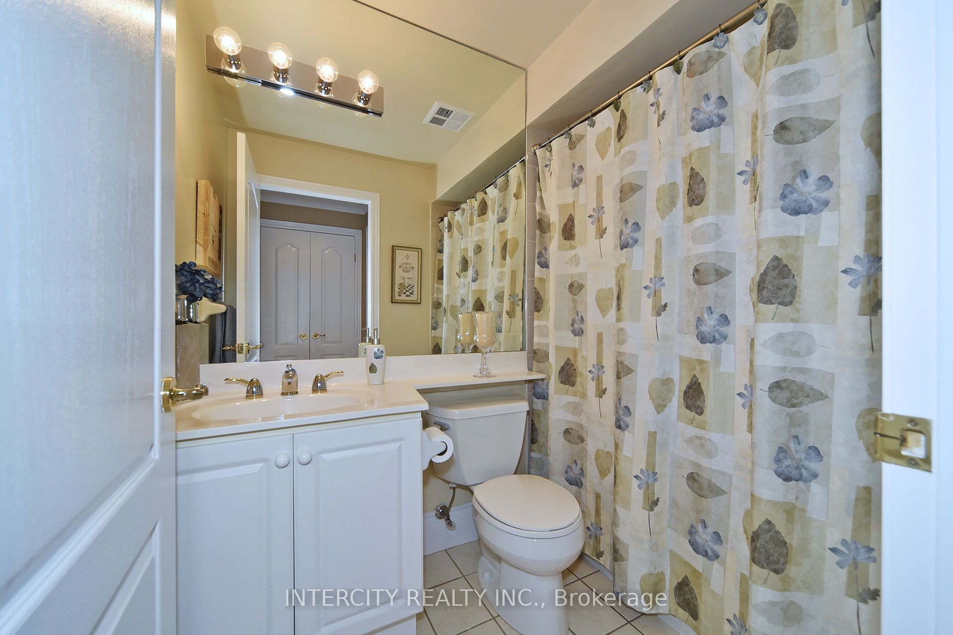 53 Woodbridge Avenue, #219