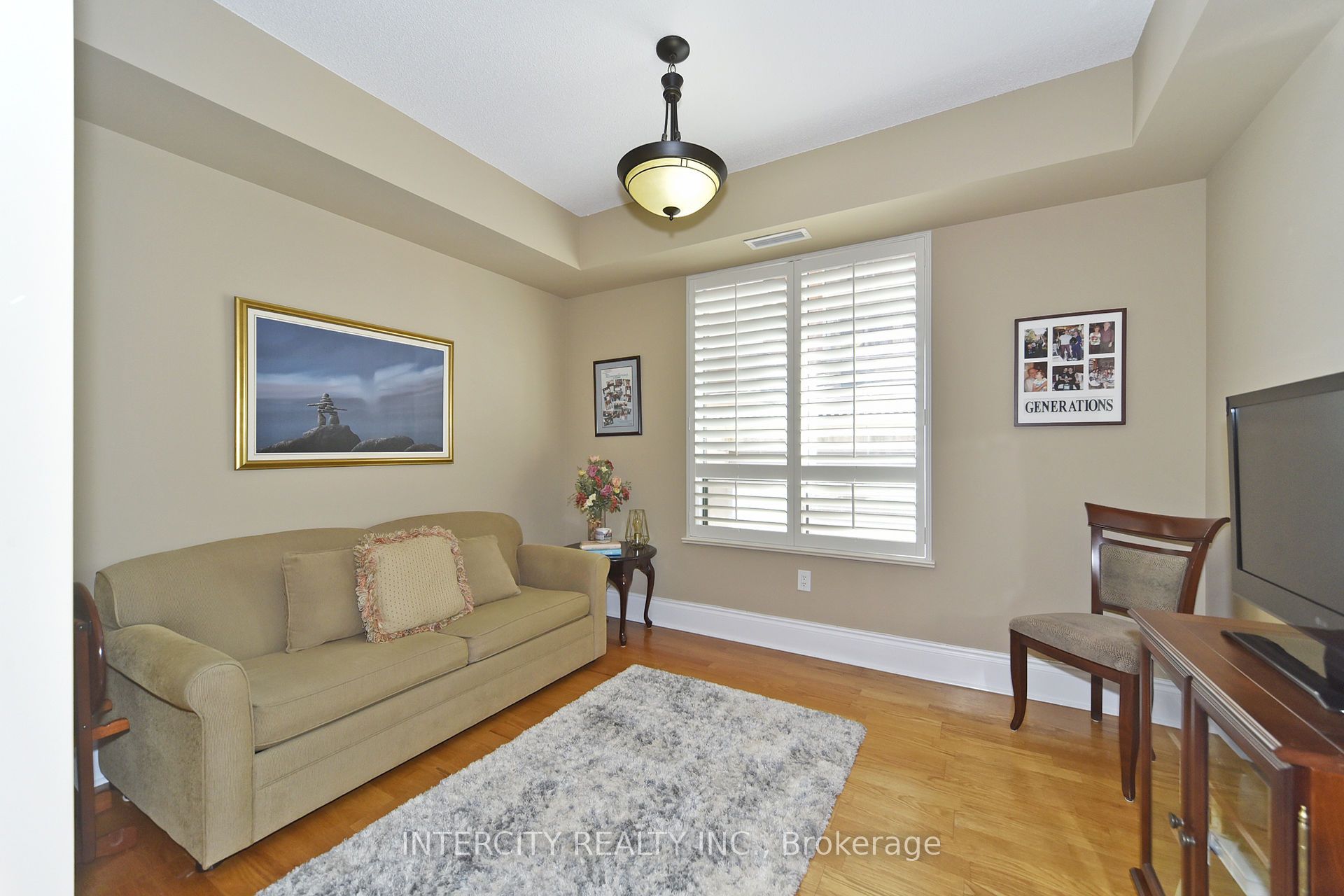 53 Woodbridge Avenue, #219