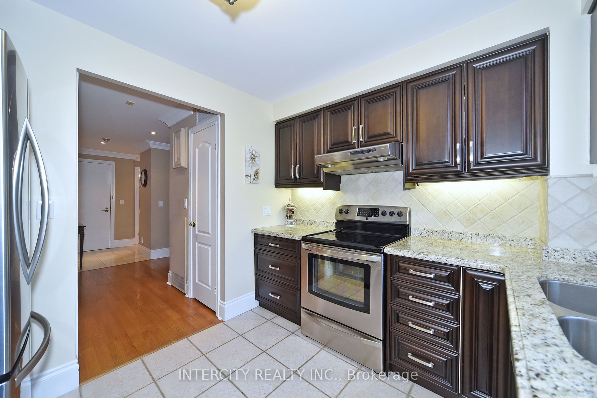 53 Woodbridge Avenue, #219