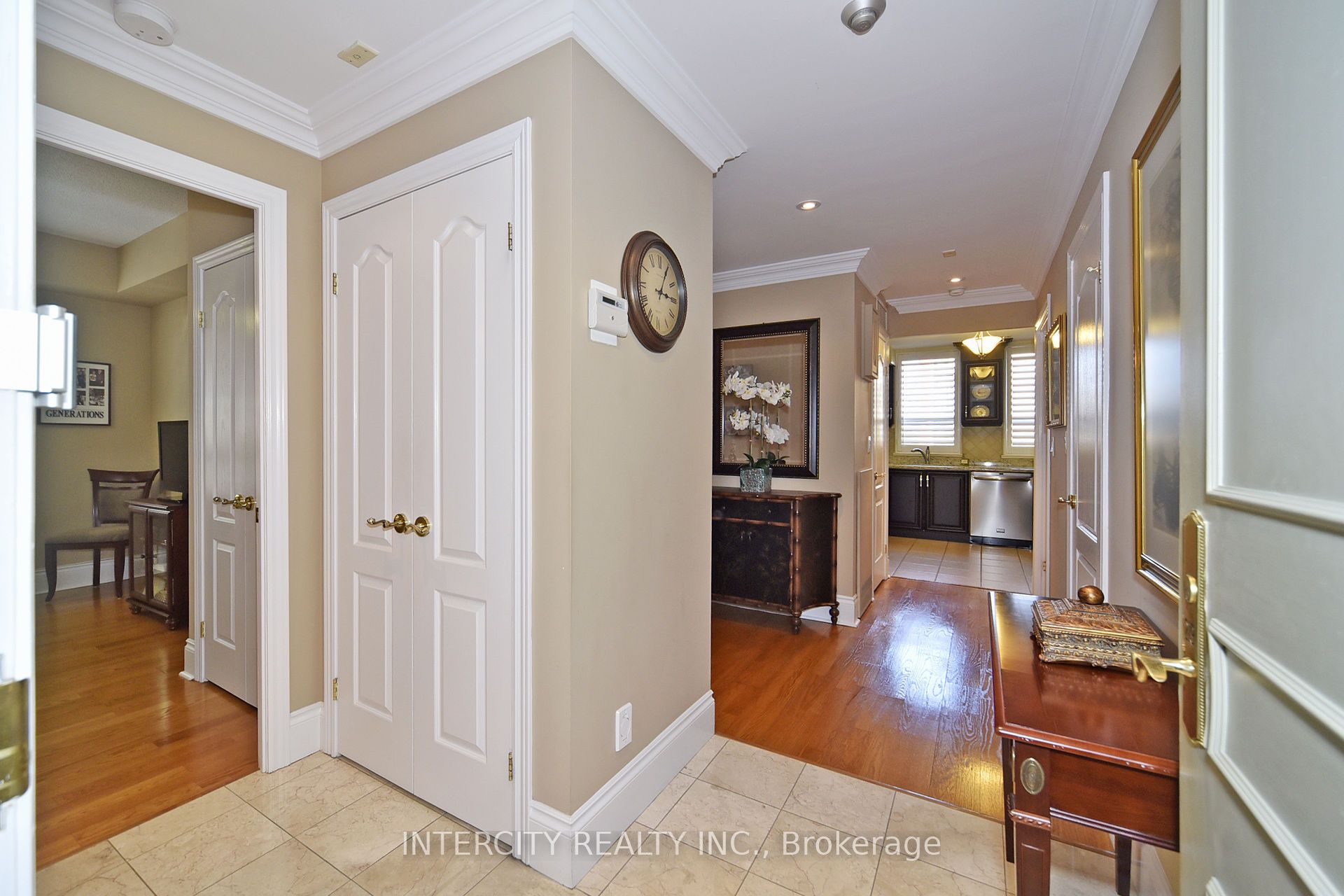 53 Woodbridge Avenue, #219