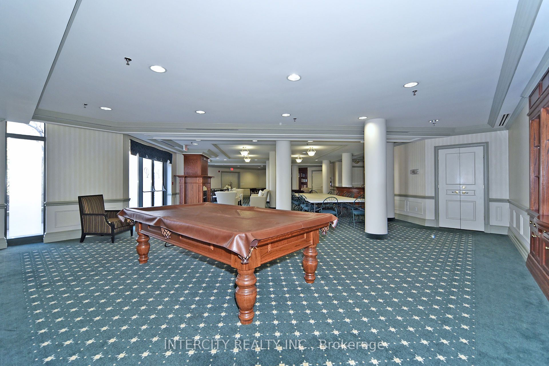 53 Woodbridge Avenue, #219