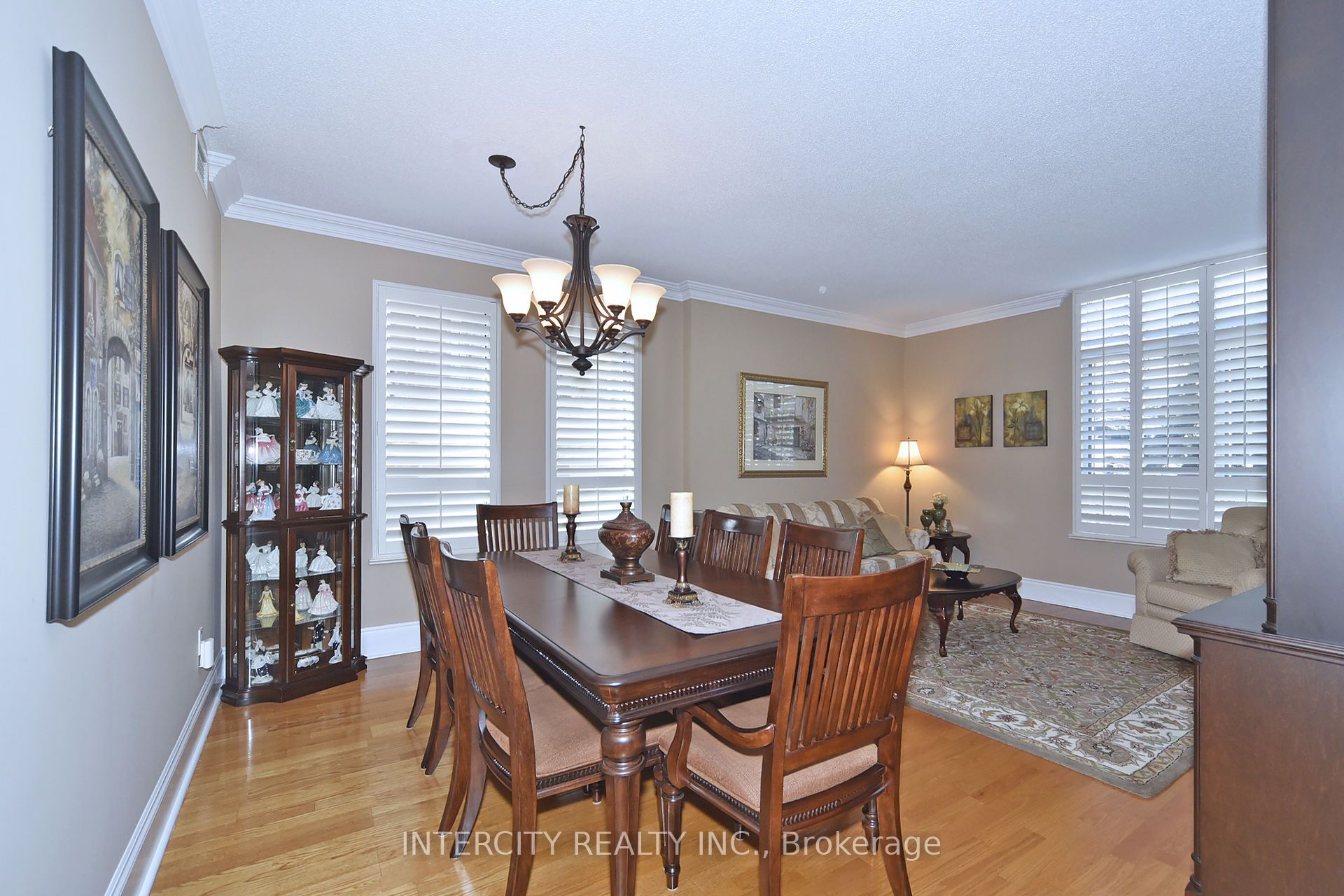 53 Woodbridge Avenue, #219
