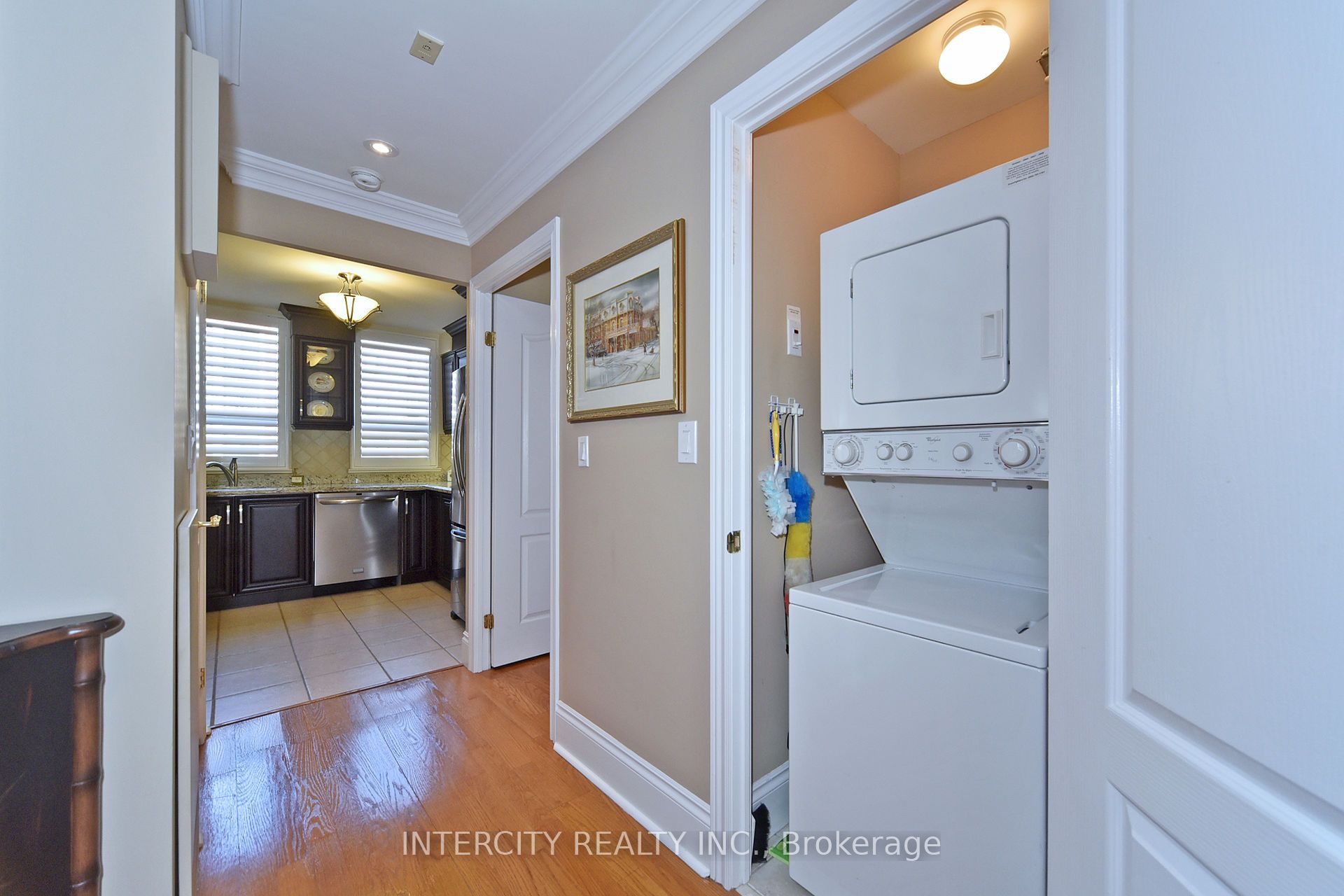 53 Woodbridge Avenue, #219