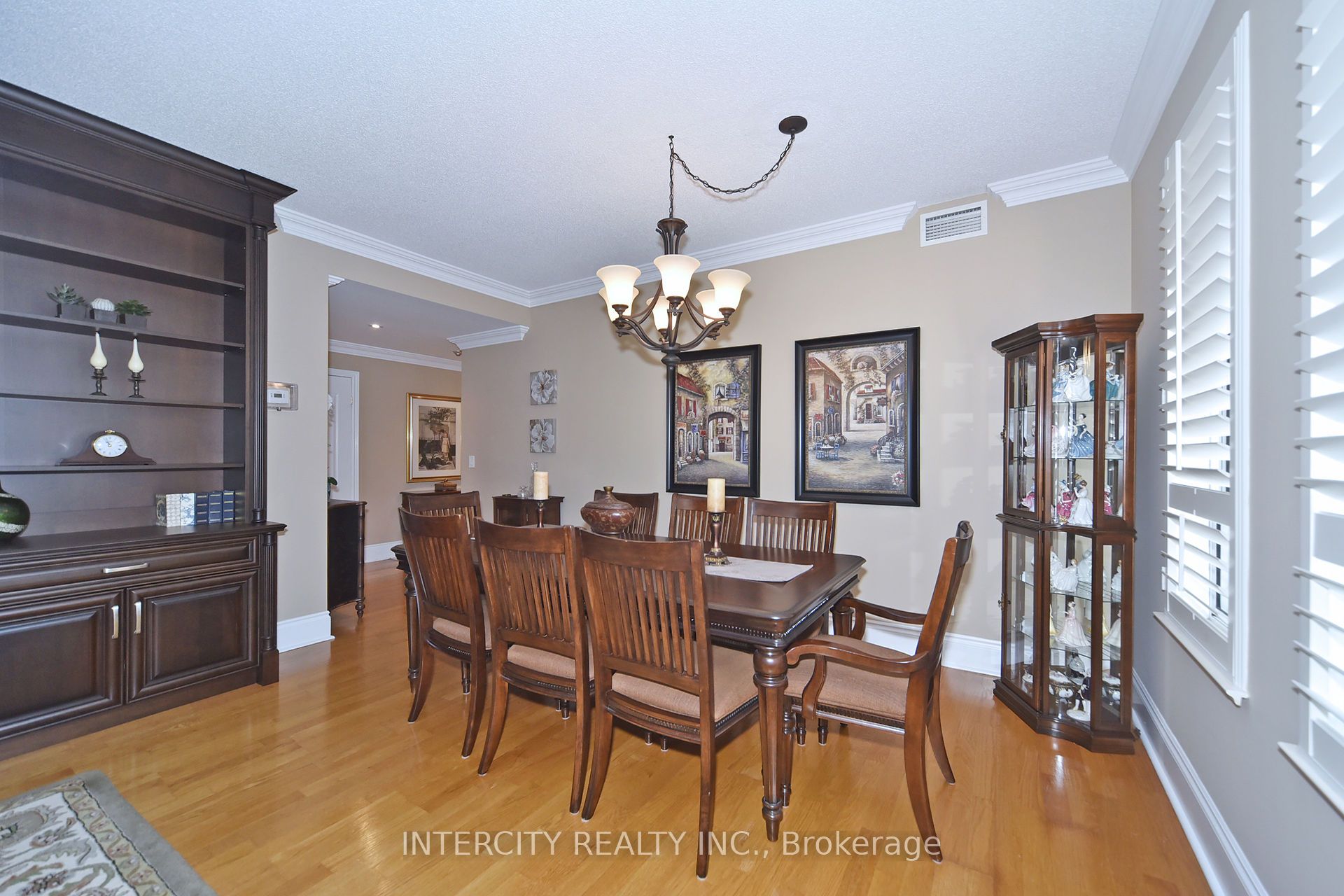 53 Woodbridge Avenue, #219