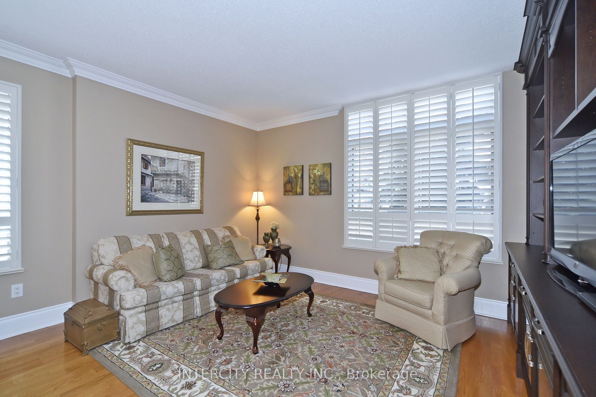 53 Woodbridge Avenue, #219