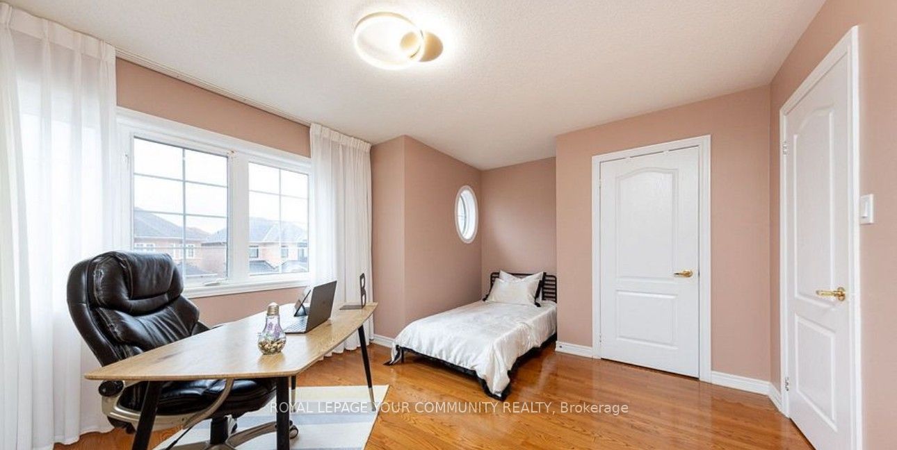 28 Saint James Avenue