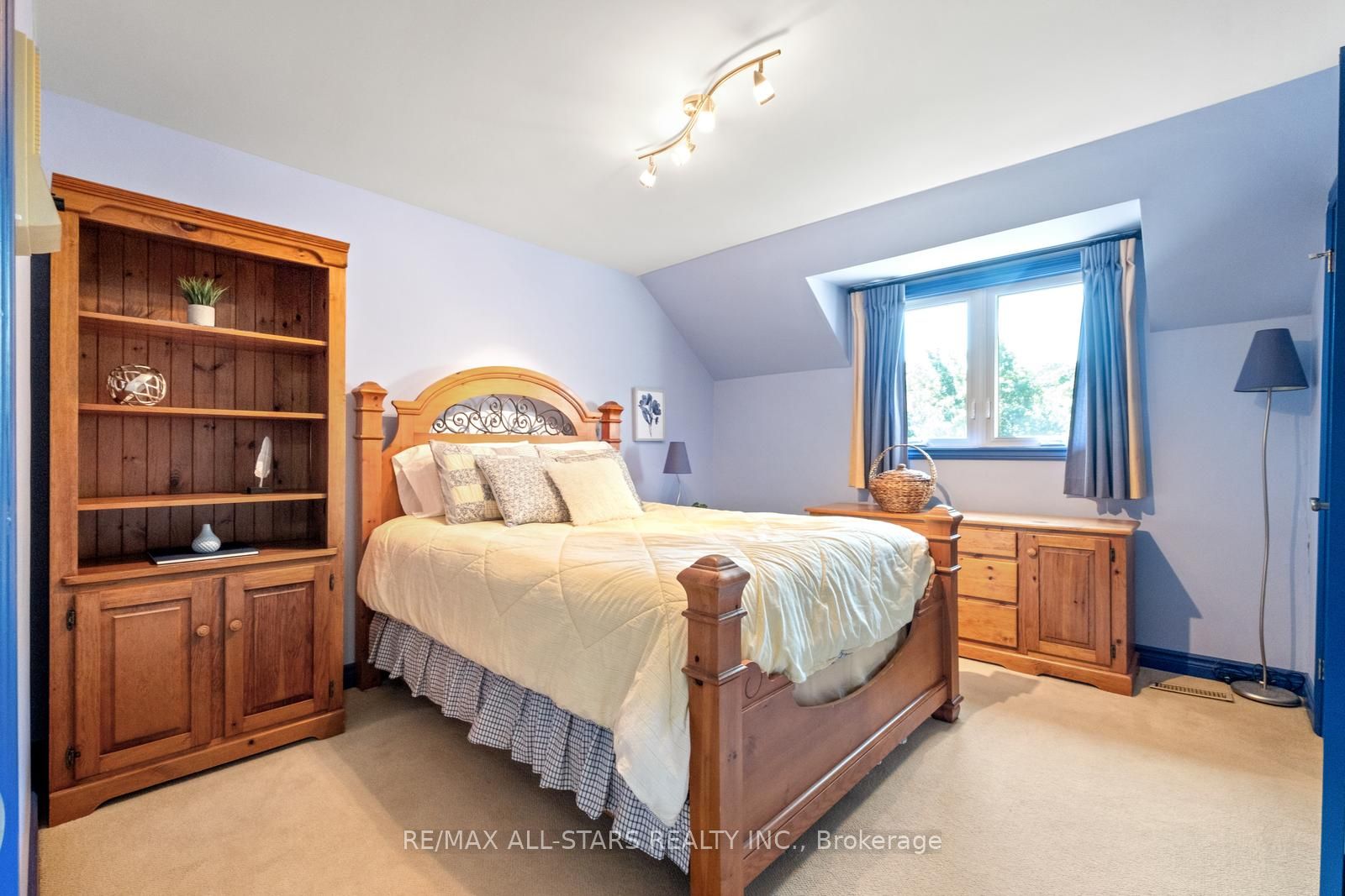 15 Skyridge Court