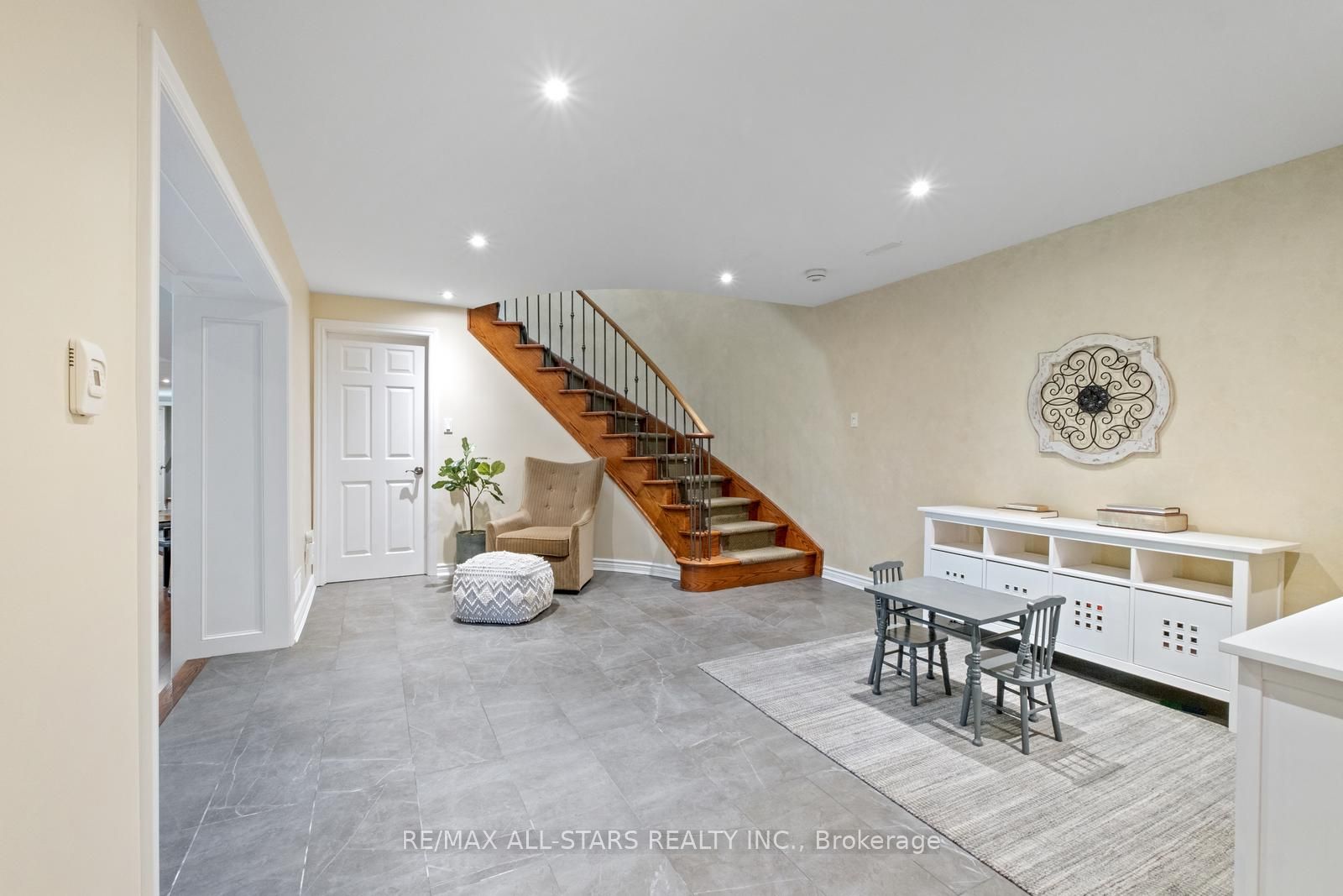 15 Skyridge Court