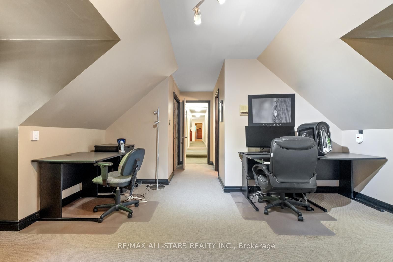 15 Skyridge Court