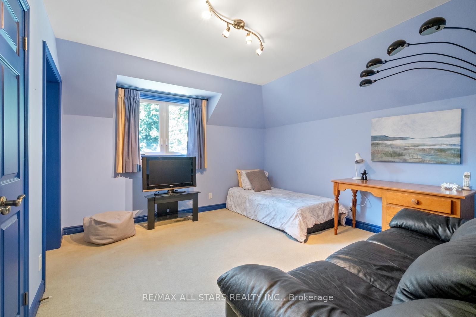 15 Skyridge Court