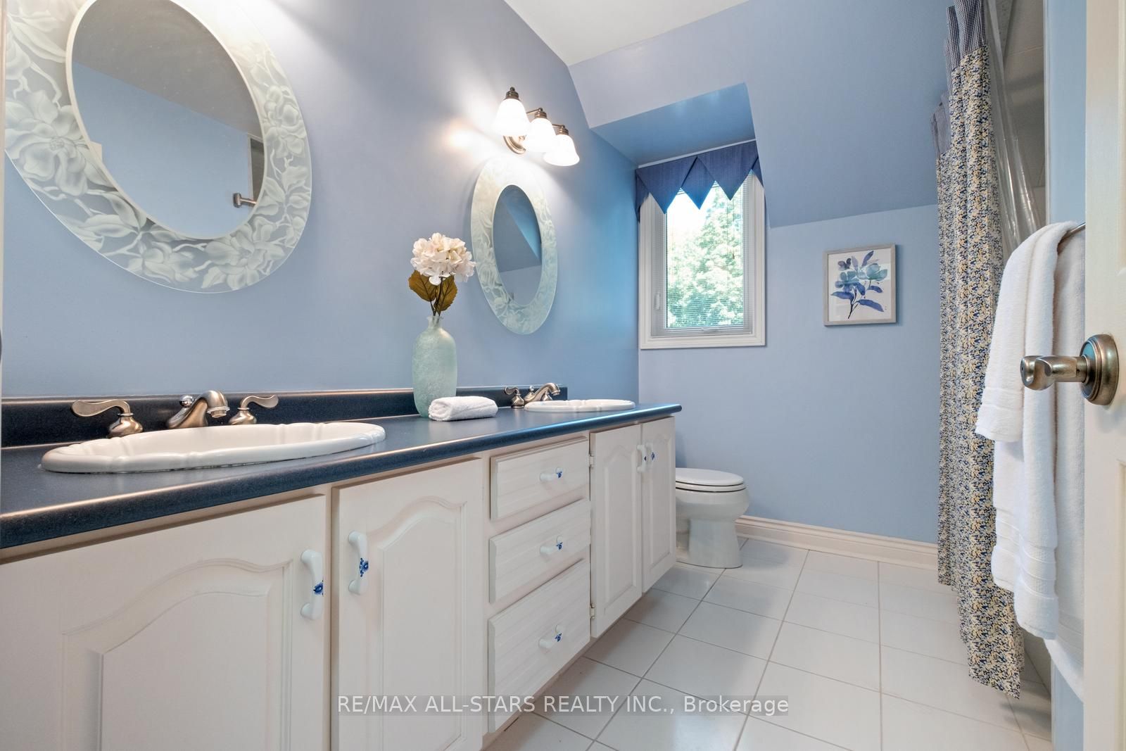 15 Skyridge Court