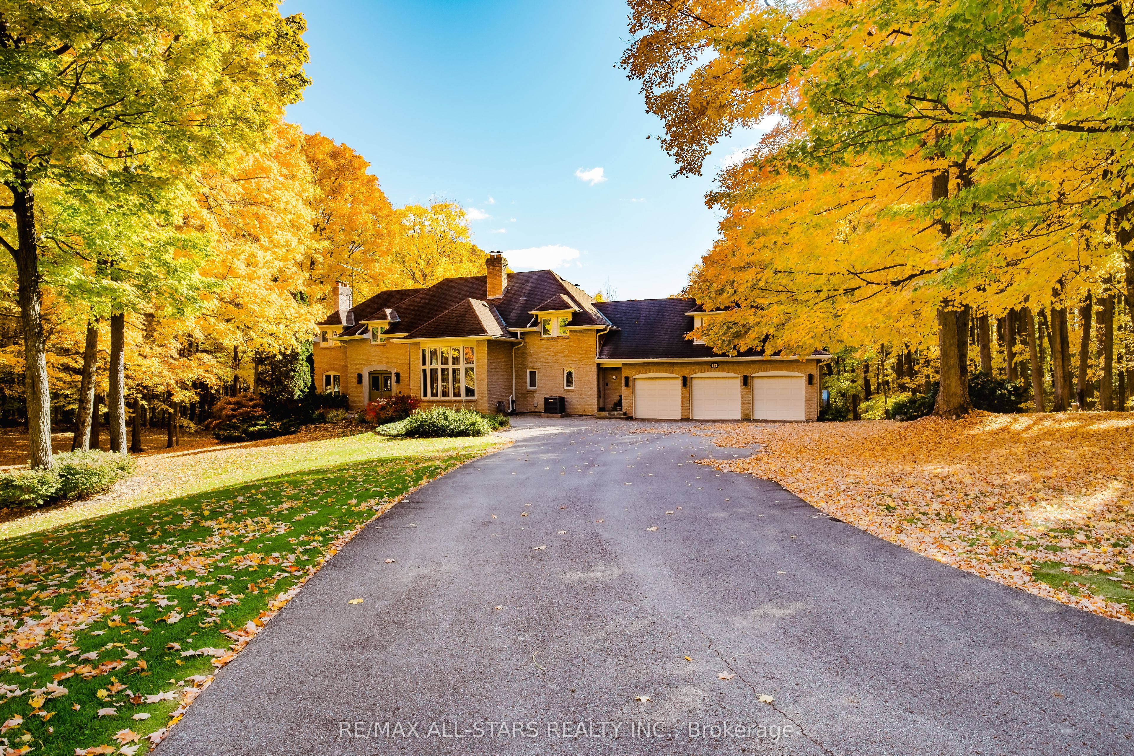 15 Skyridge Court