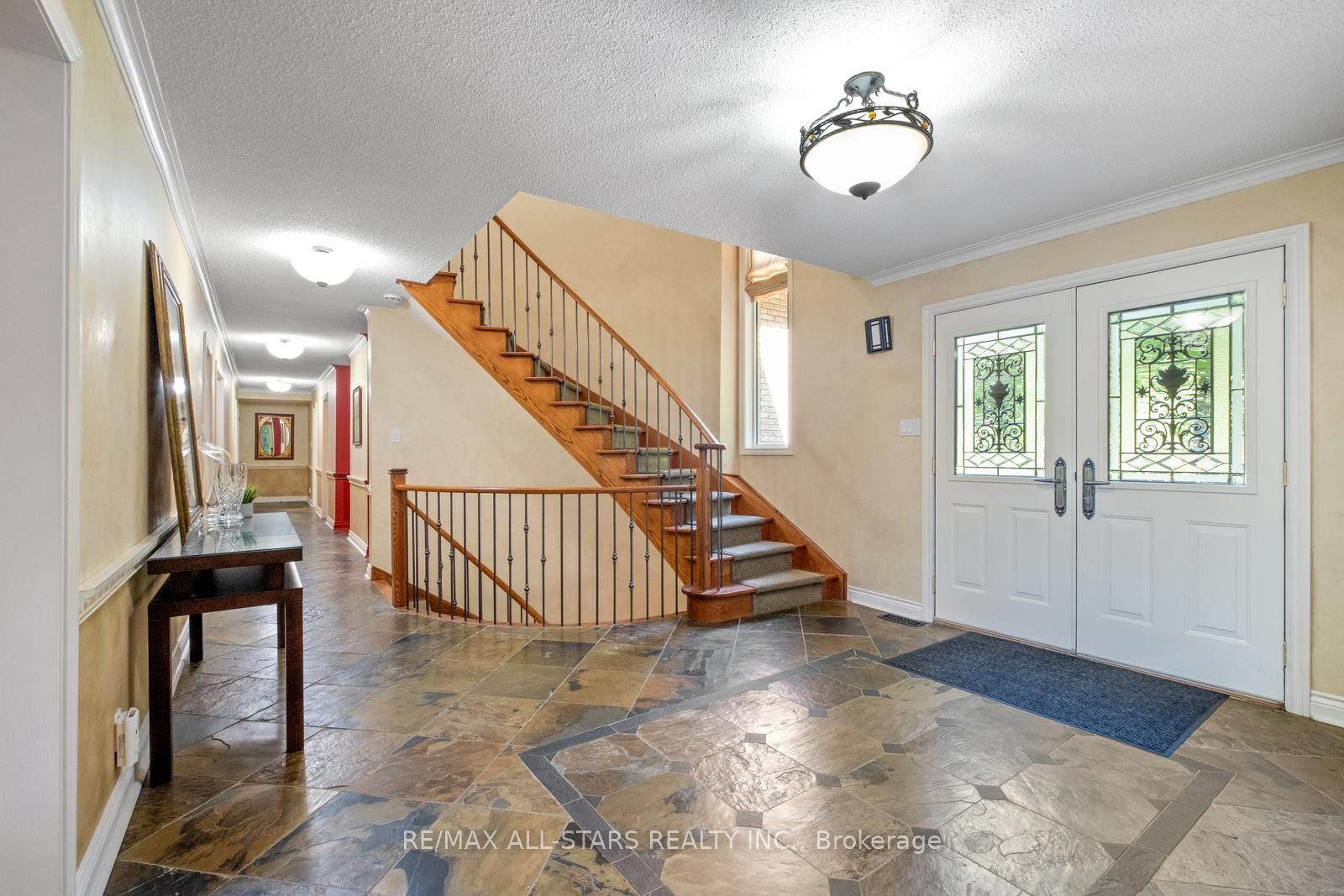 15 Skyridge Court