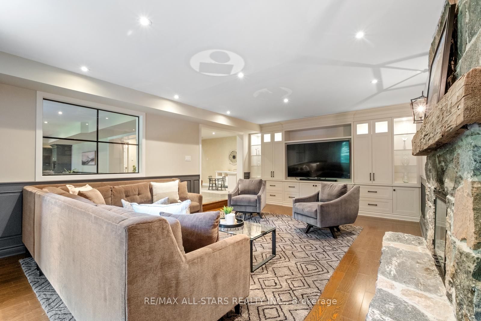 15 Skyridge Court