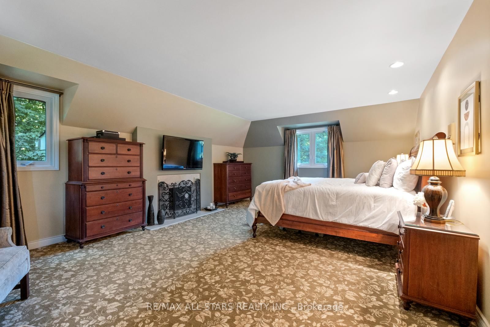 15 Skyridge Court