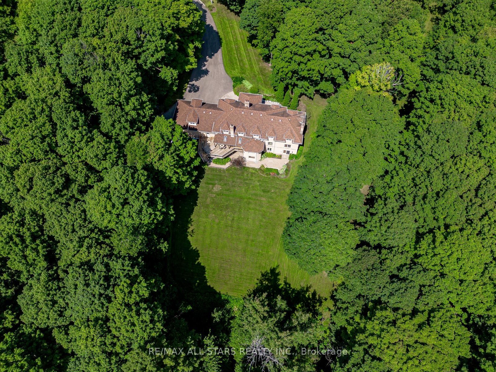 15 Skyridge Court