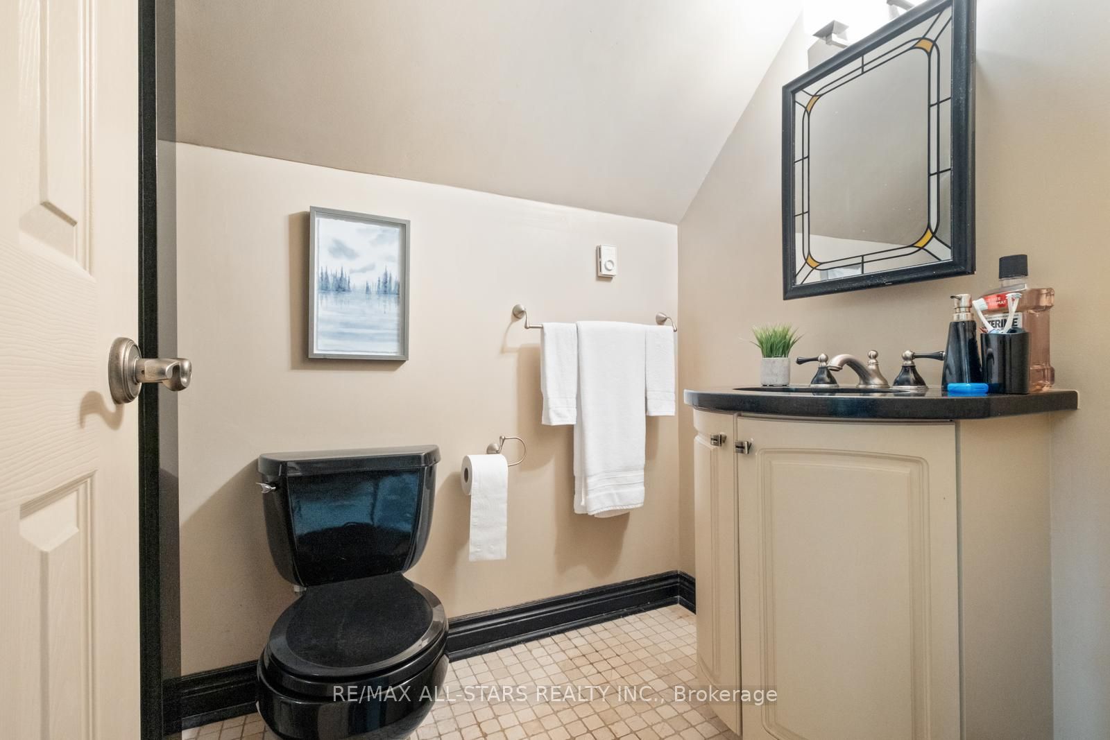15 Skyridge Court