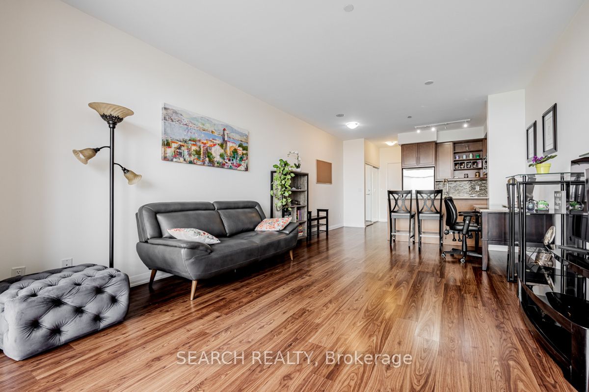 65 Oneida Crescent #1010