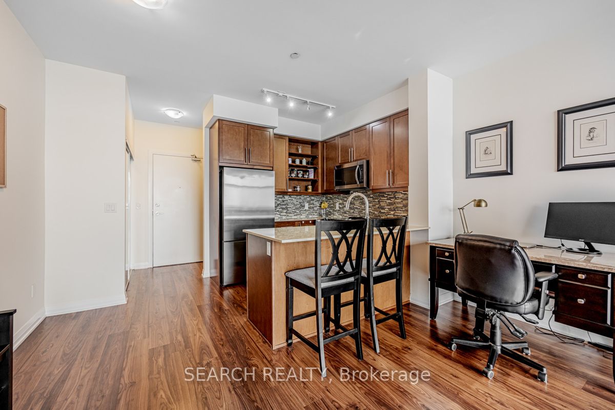 65 Oneida Crescent #1010