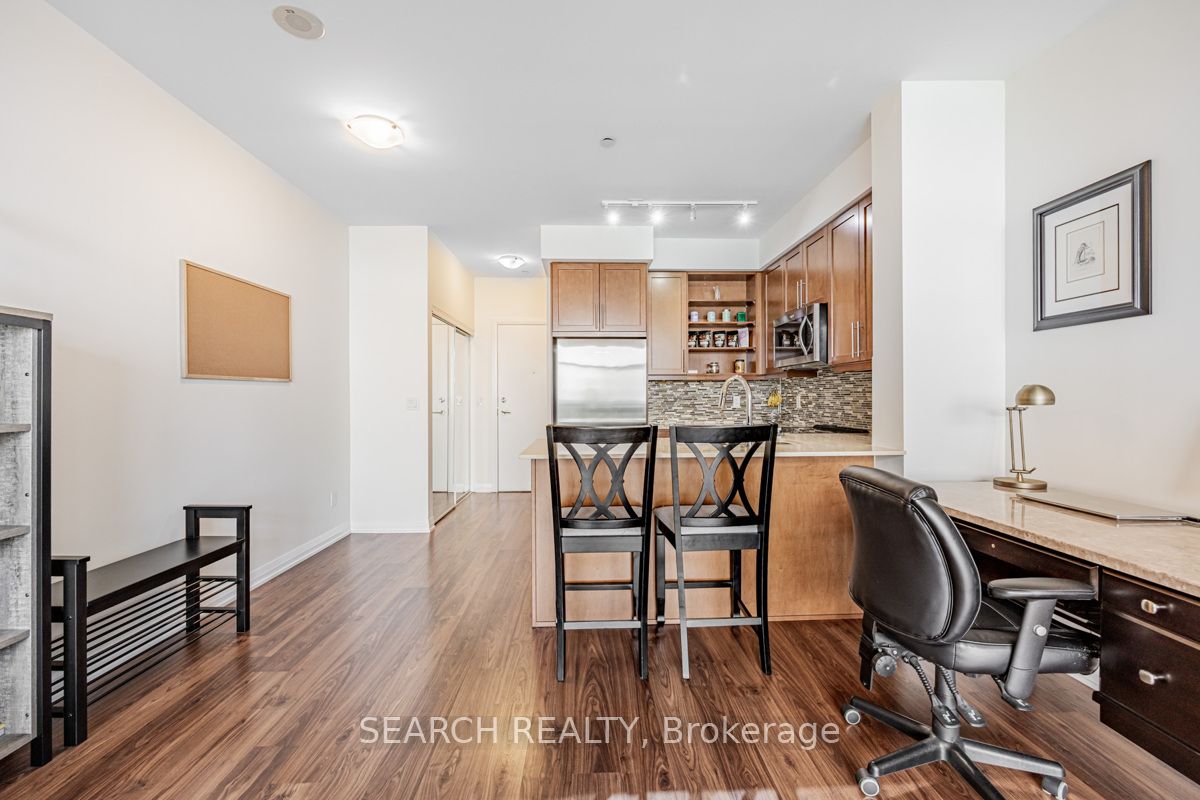 65 Oneida Crescent #1010