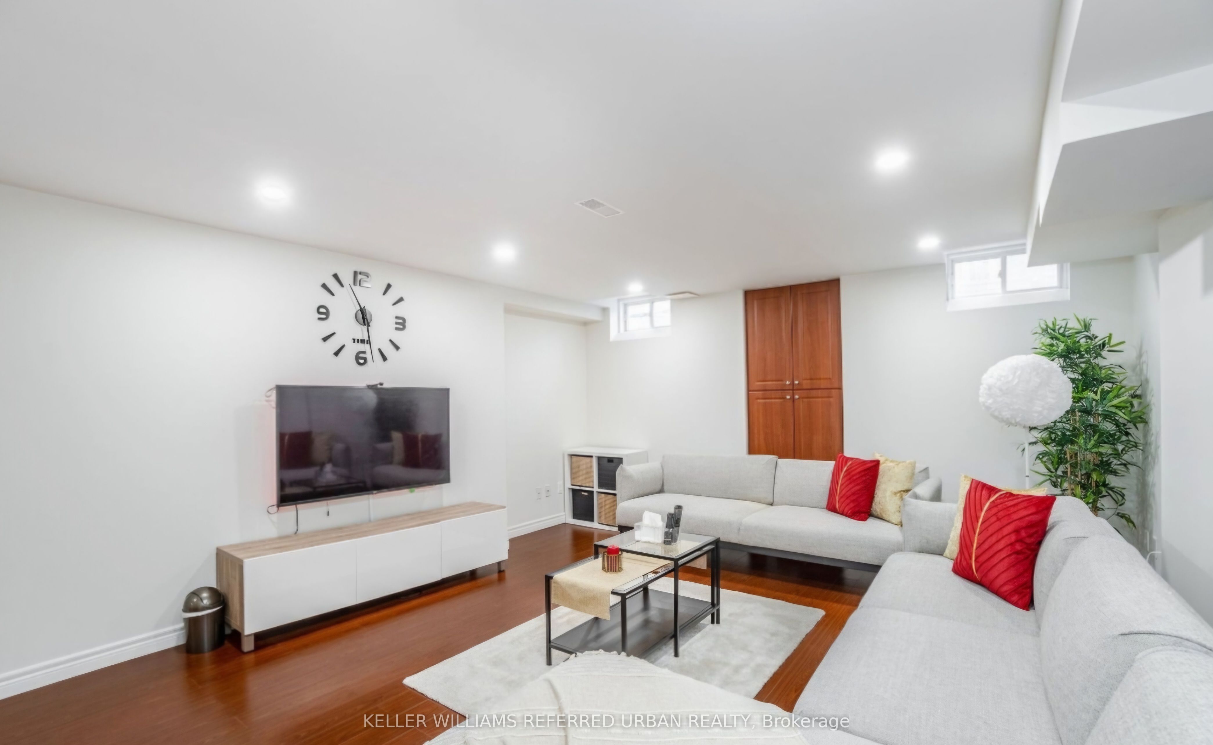 4 Hawkweed Manor