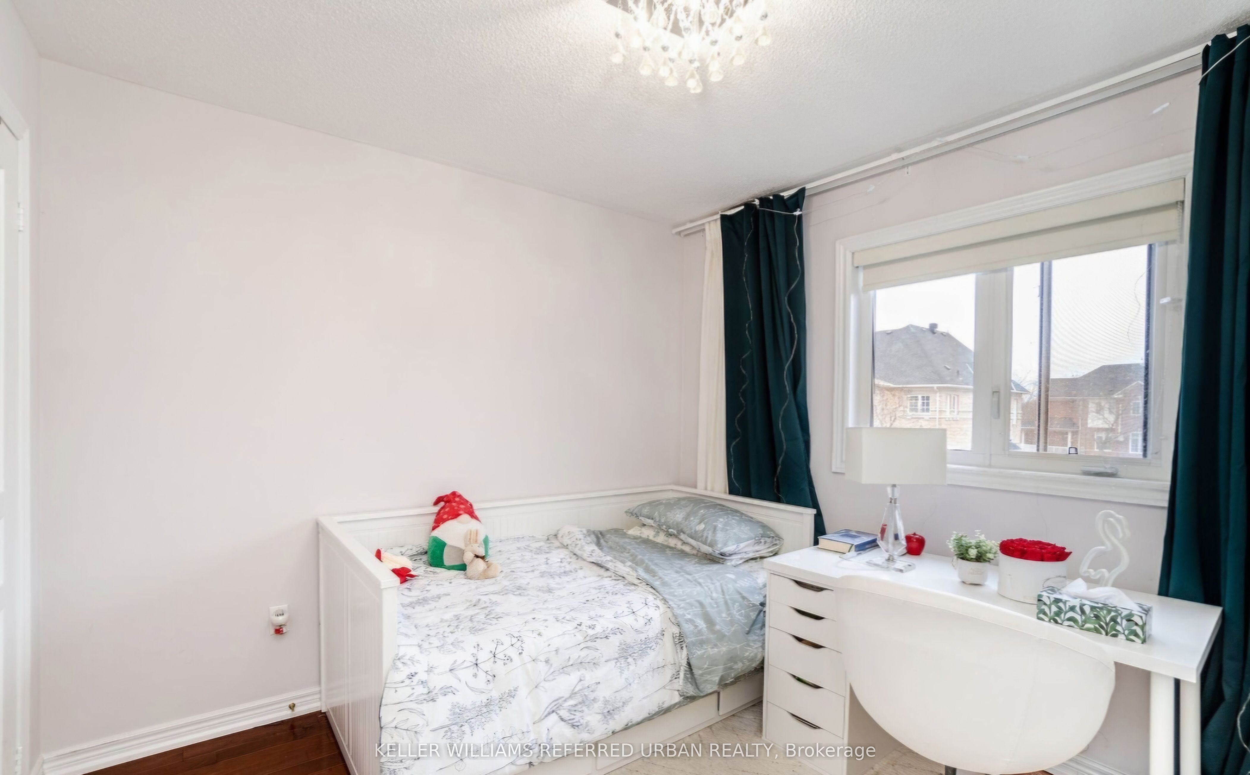 4 Hawkweed Manor