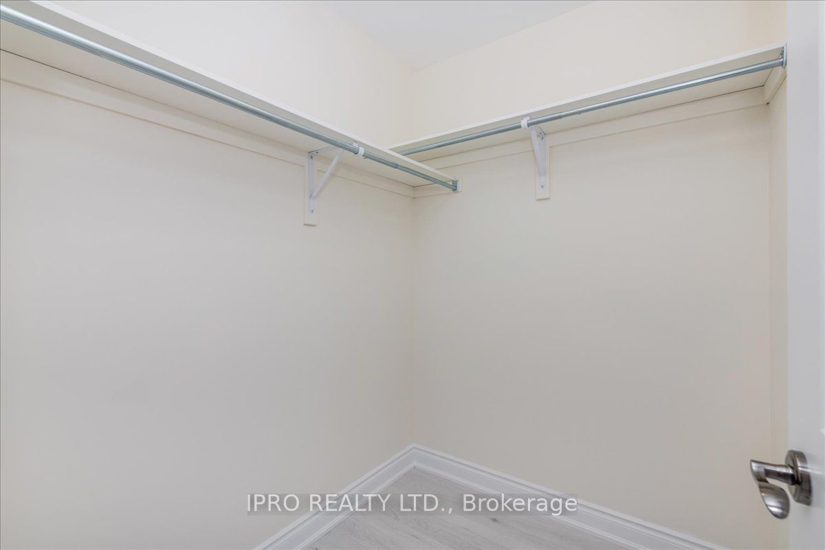 78 Lorne Thomas Place